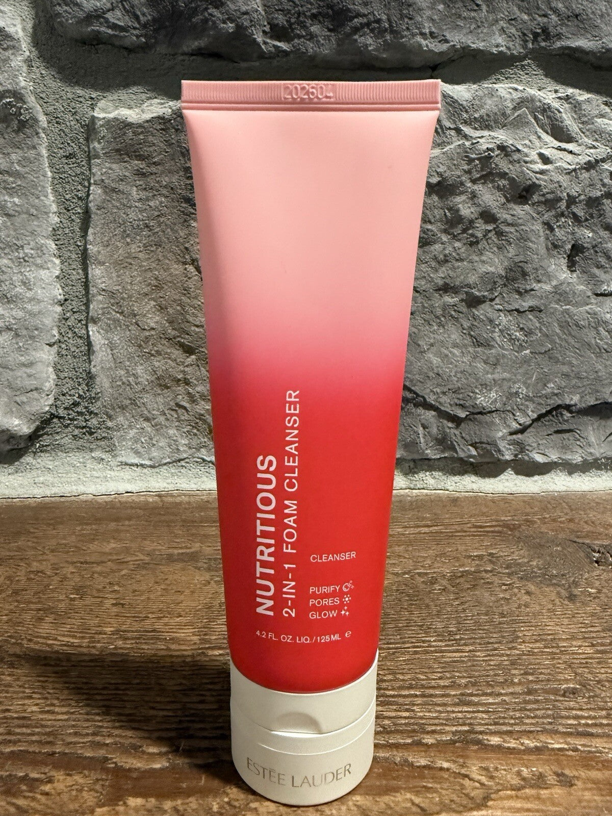 Estée Lauder - Nutritious 2-in-1 Foam Cleanser ©