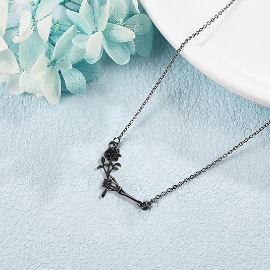 Retro Fashion Hand Rose Pendant Necklace